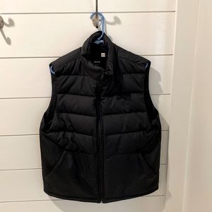 Men’s under armor puffer vest